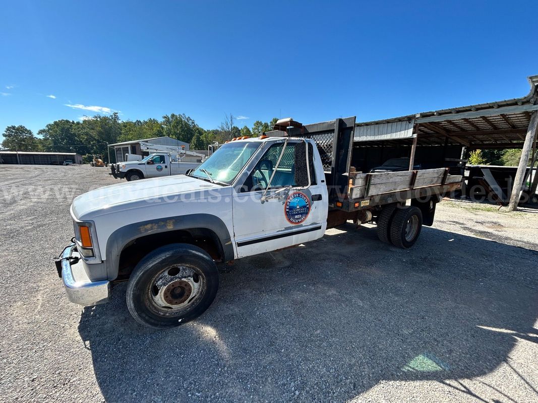 1998 Chevrolet C/K 3500 Reg. Cab 2WD with Knapheide Flatbed