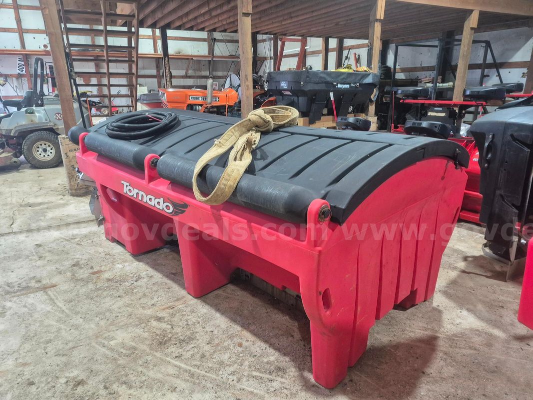 2016 Tornado Salt Spreader