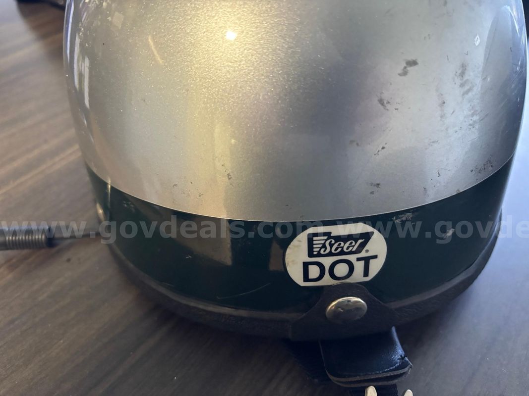 Eight (8) Seer DOT motorcycle helmets