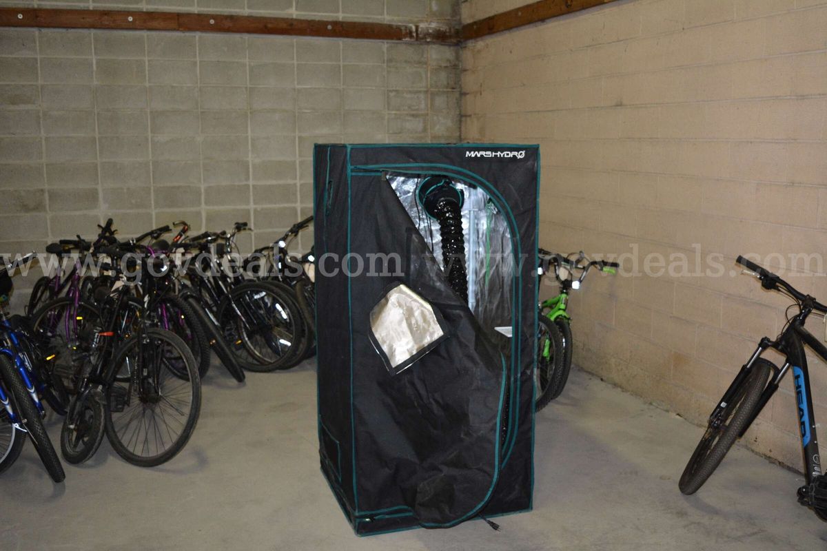 Grow tent