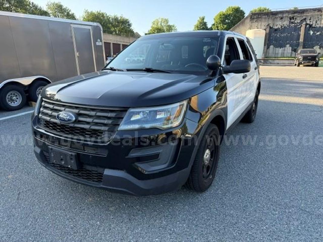 2017 Ford Explorer (1 of 9)
