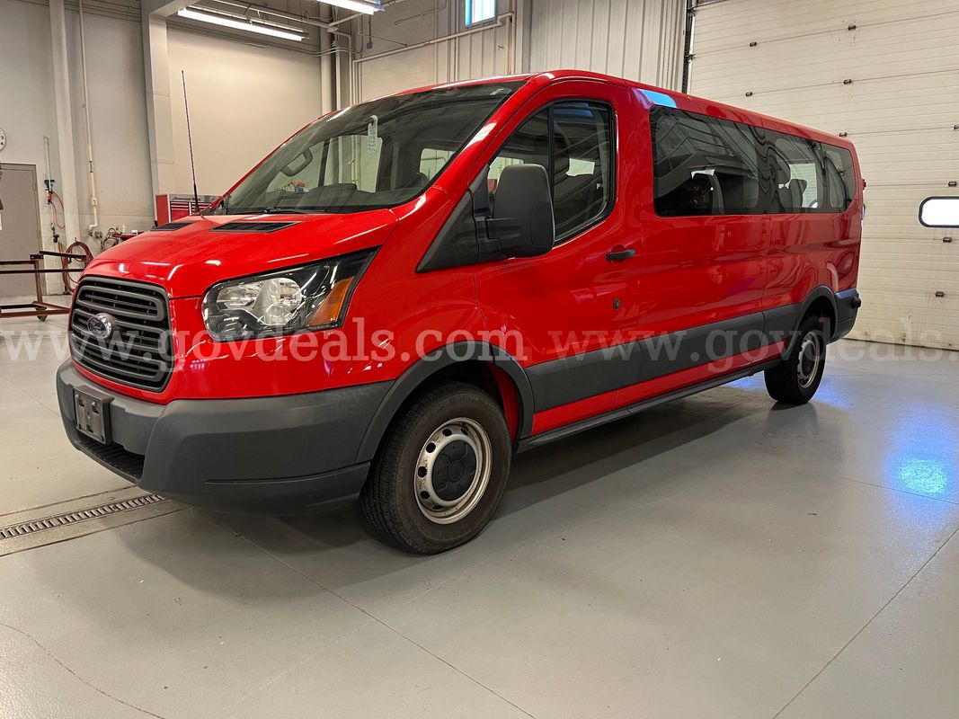 2018 Ford Transit 350 Wagon Low Roof XL w/Sliding Pass. (#902)