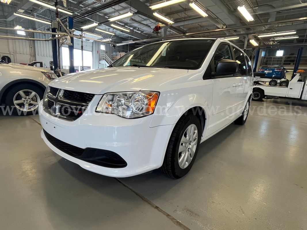 2016 Dodge Grand Caravan SE (#738)