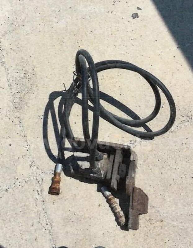 Hydraulic Motor w/ Mounting Bracket