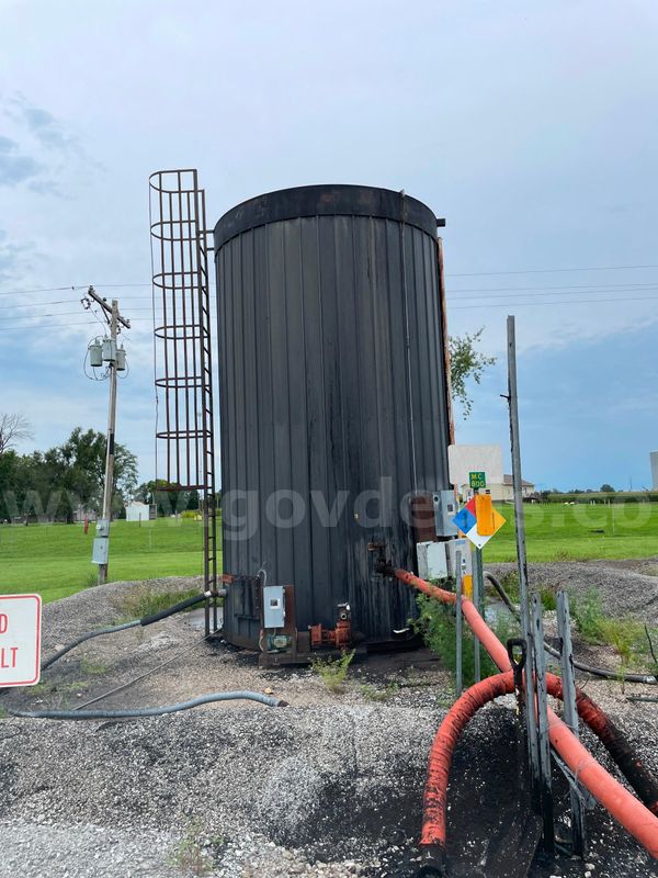 10,000 Gallon Liquid Asphalt Tank
