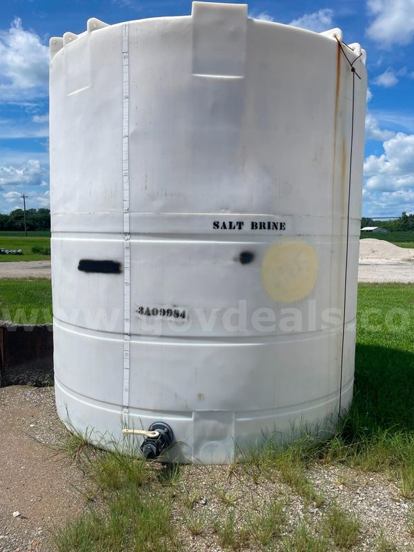 Lot 1 - 6,000 Gallon Bulk Storage Poly Tank