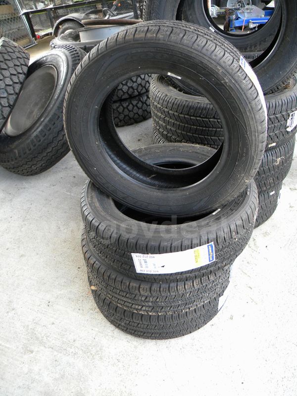 Set of 4 New Goodyear Assurance All Season Tires 205-60R16
