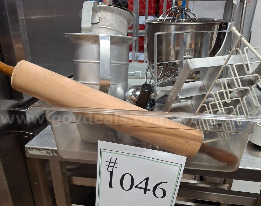 Mixture of kitchen items