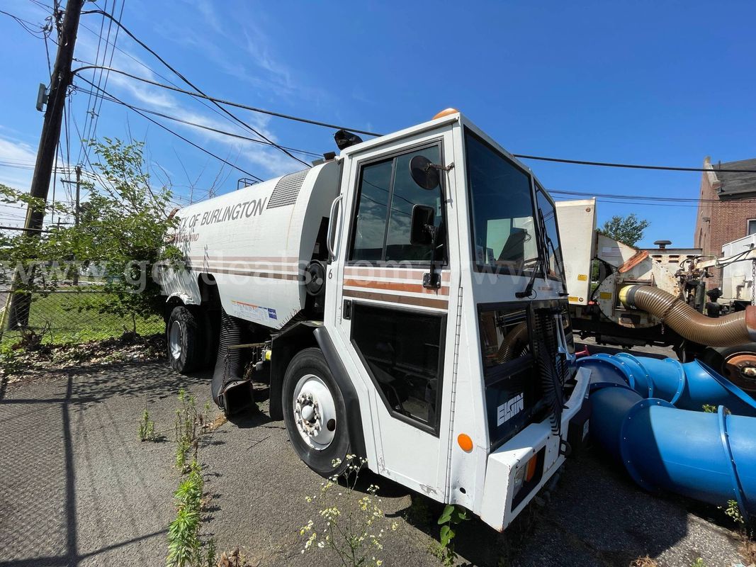 1995 Elgin Sweeper