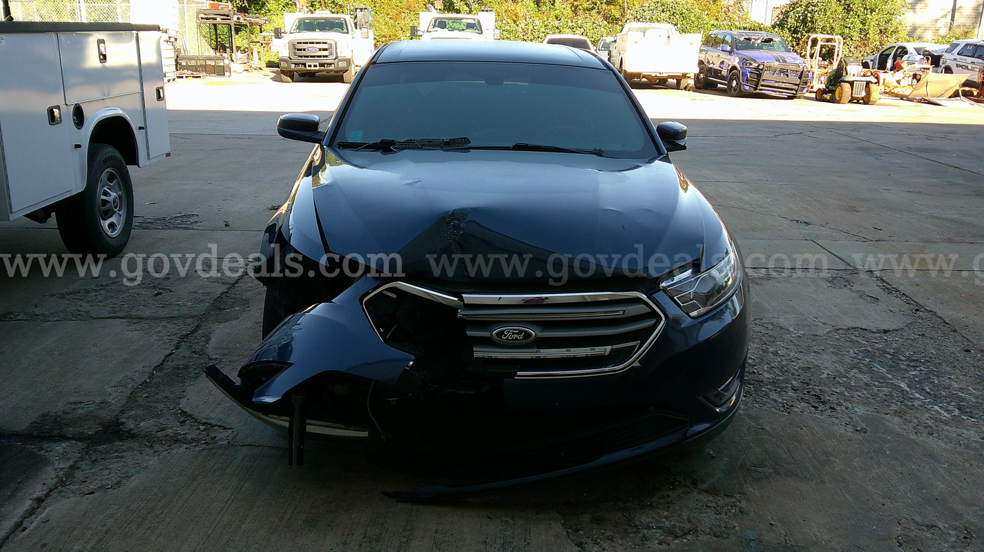 2016 Ford Taurus