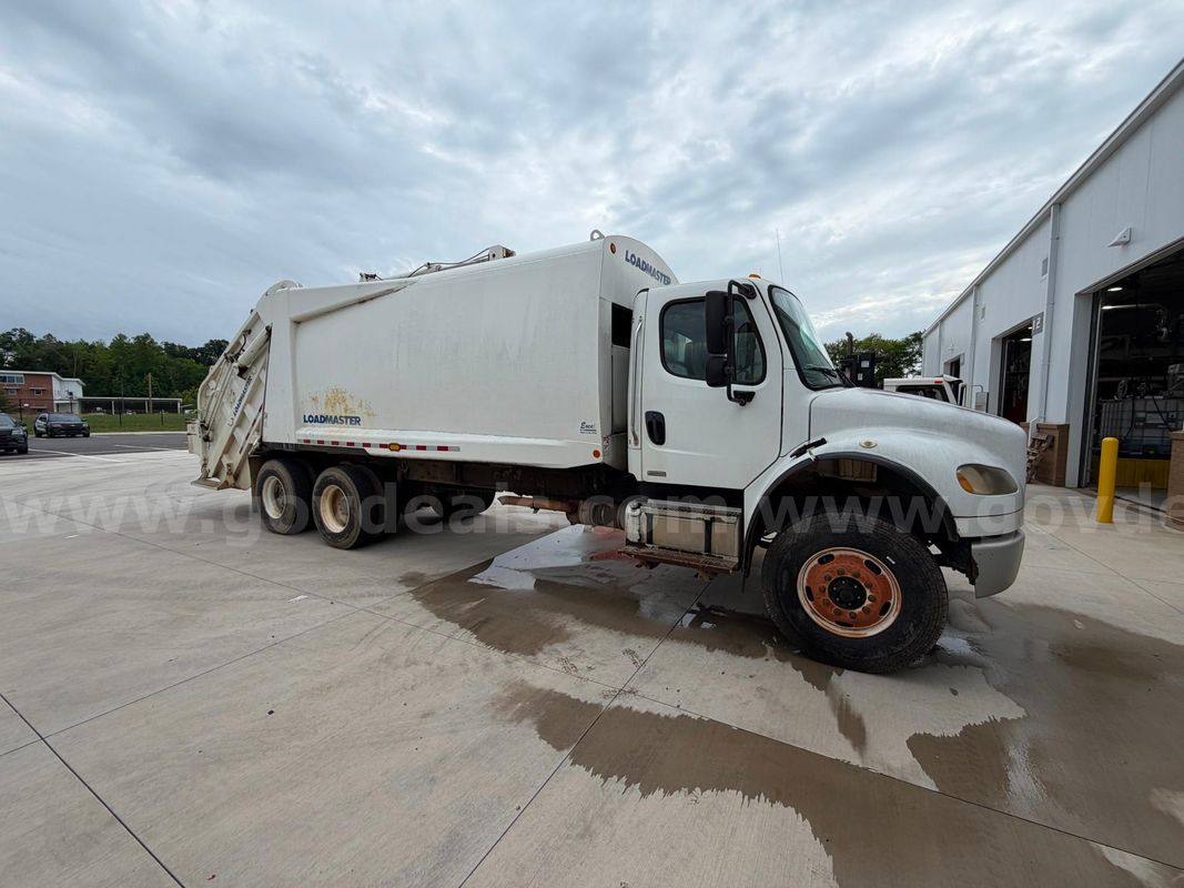 2009 Freightliner M2 106