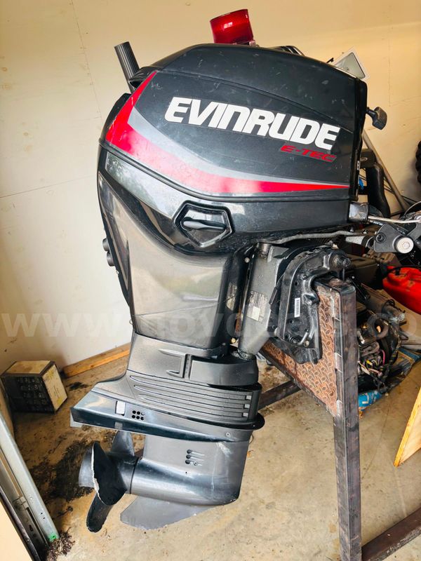 Evinrude 40 E-Tec Outboard w/tiller handle