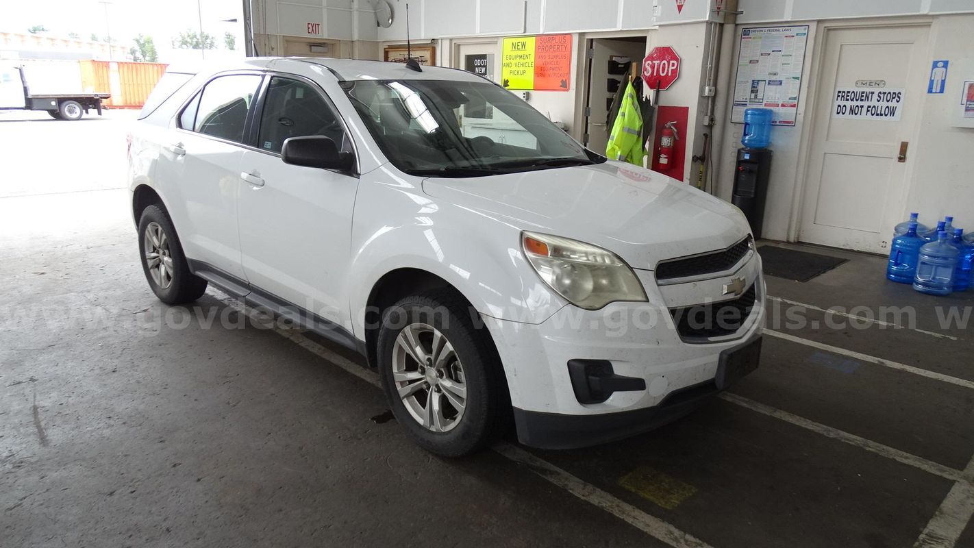 2013 Chevrolet Equinox LS 4-Door Sport Utility 4WD -