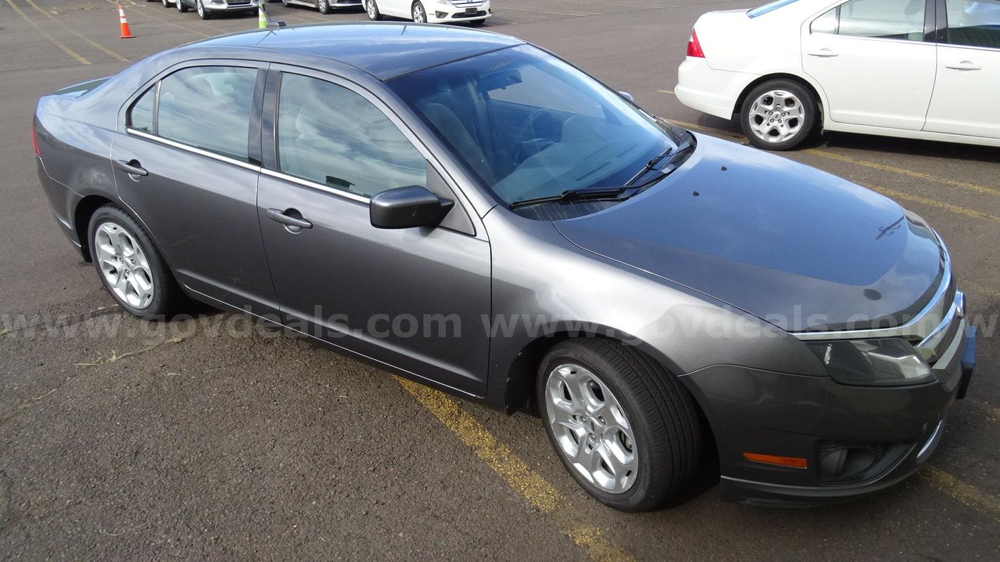 2010 Ford Fusion SE 4-Door Sedan