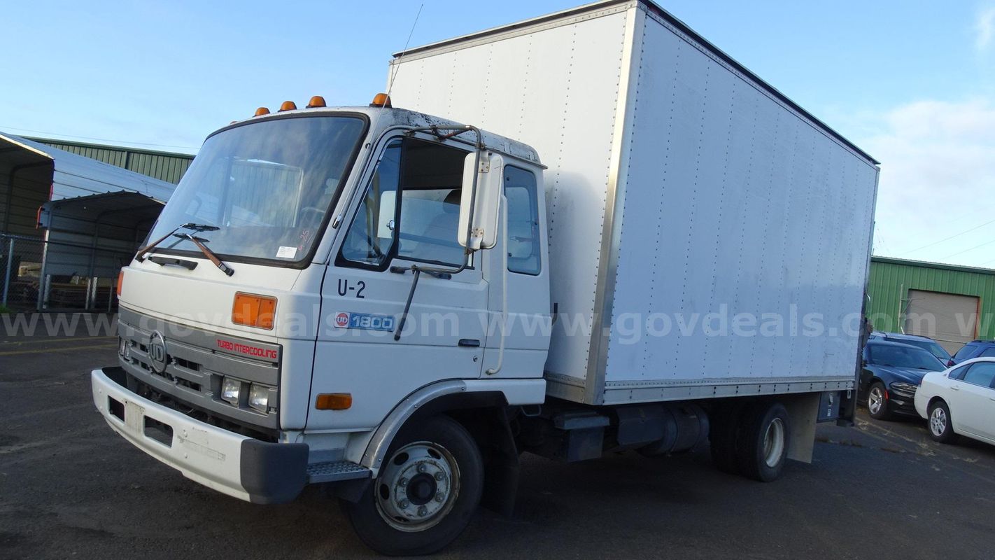1993 Nissan UD1800 Tilt Cab Box Truck