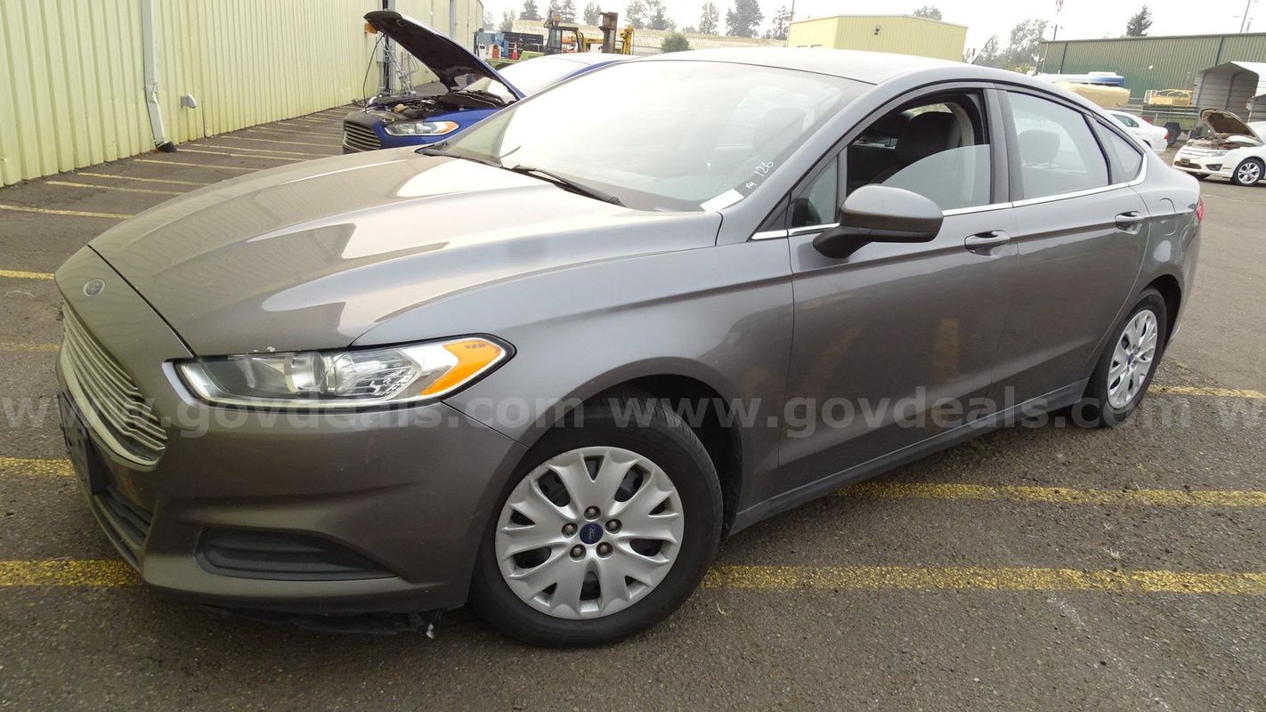 2014 Ford Fusion 4-Door Sedan
