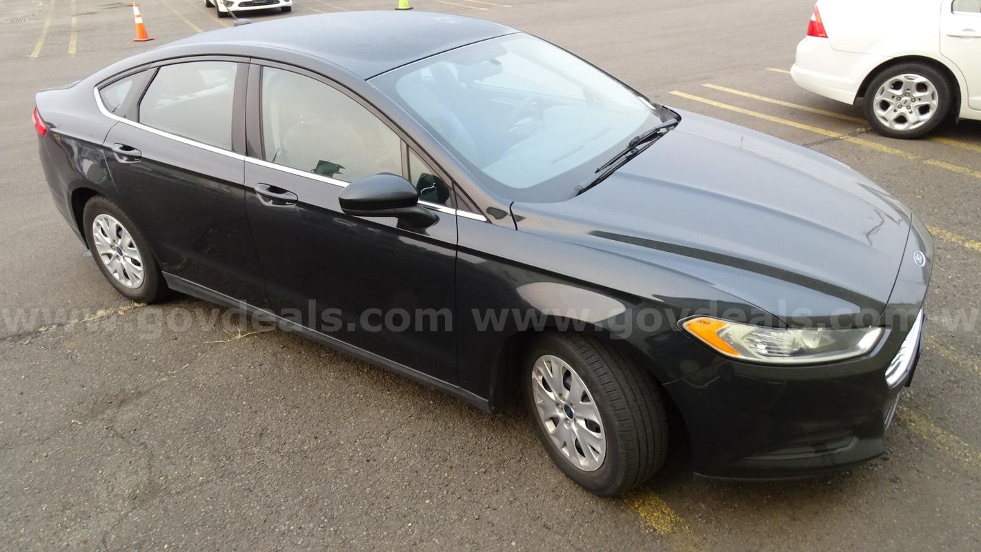 2014 Ford Fusion 4-Door Sedan