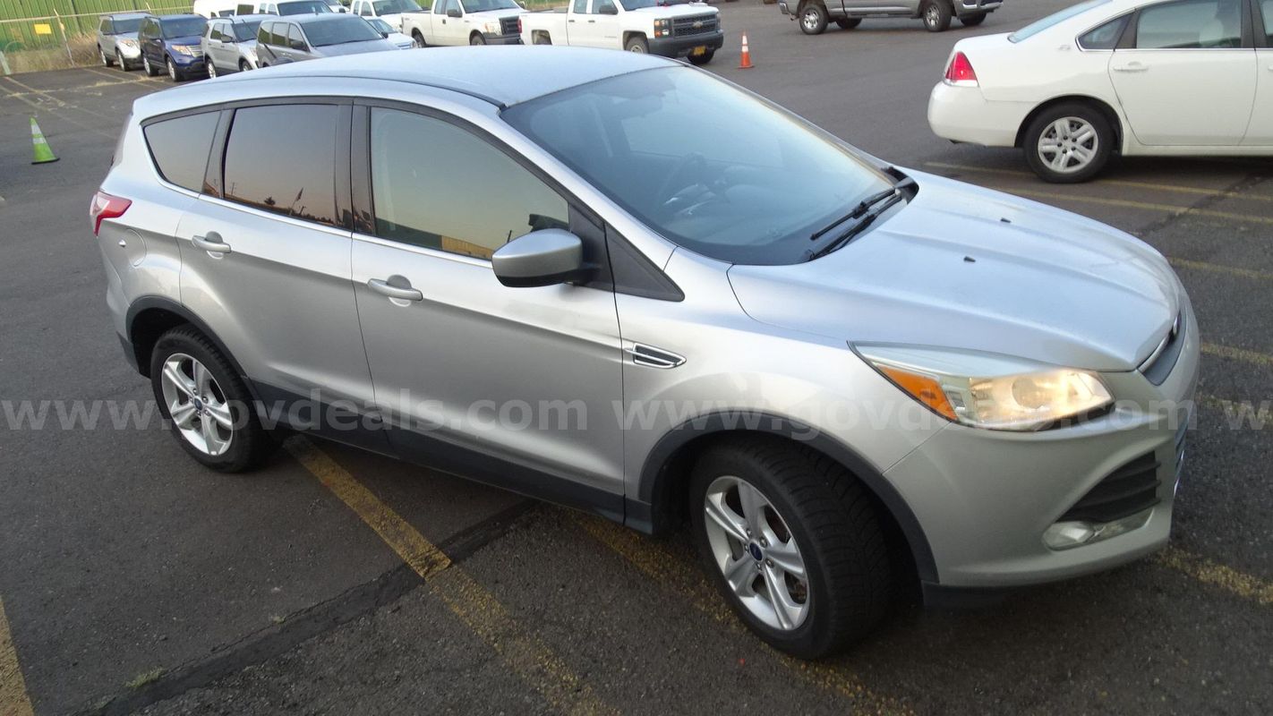 2015 Ford Escape SE 4-Door Sport Utility 4WD