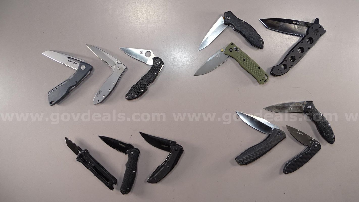 Knife Lot – Benchmade, Buck - Shipping Fee $13