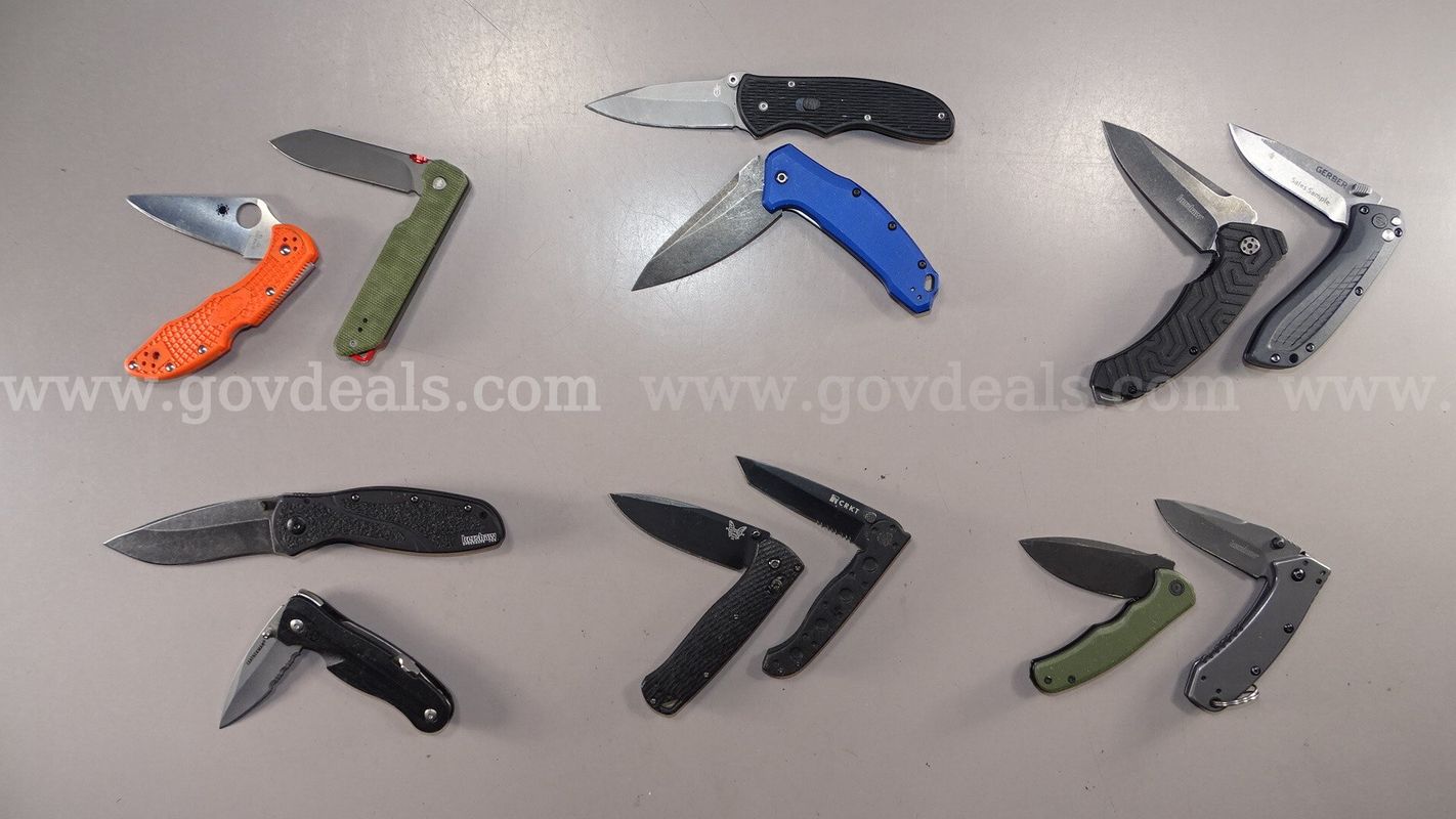 Knife Lot – Benchmade, Spyderco - Shipping Fee $13