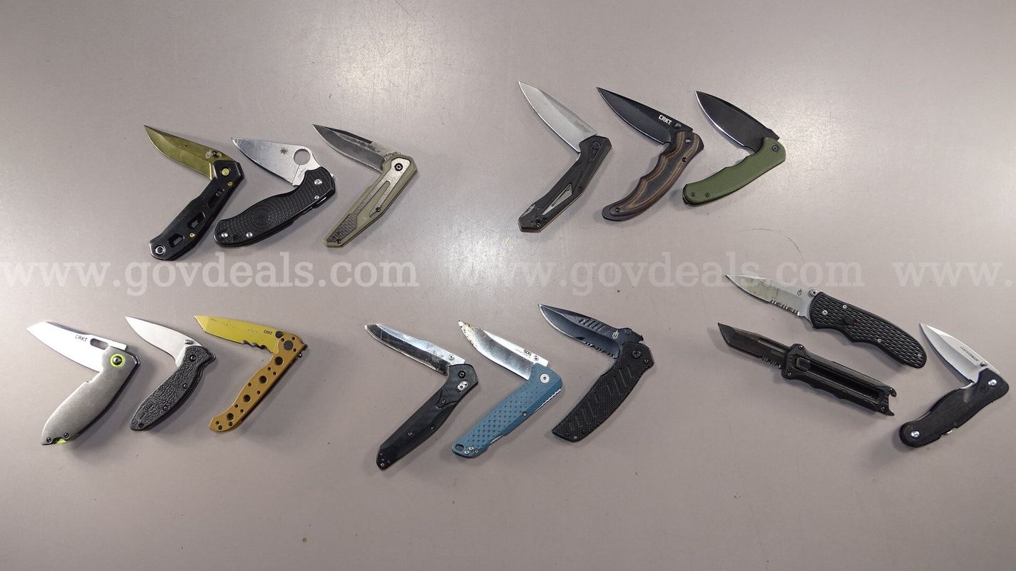 Knife Lot – Spyderco, Kershaw - Shipping Fee $13