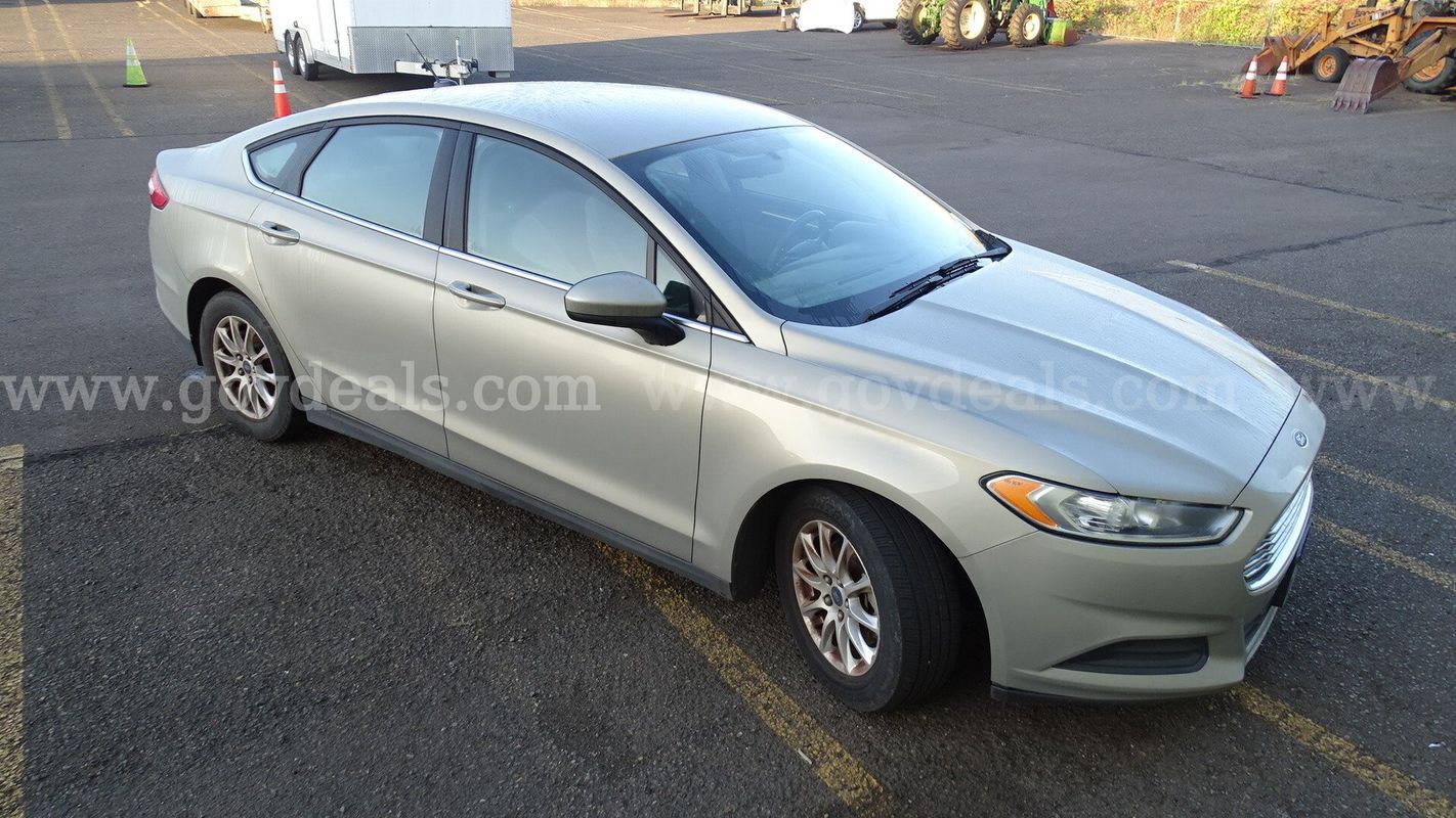 2016 Ford Fusion 4-Door Sedan