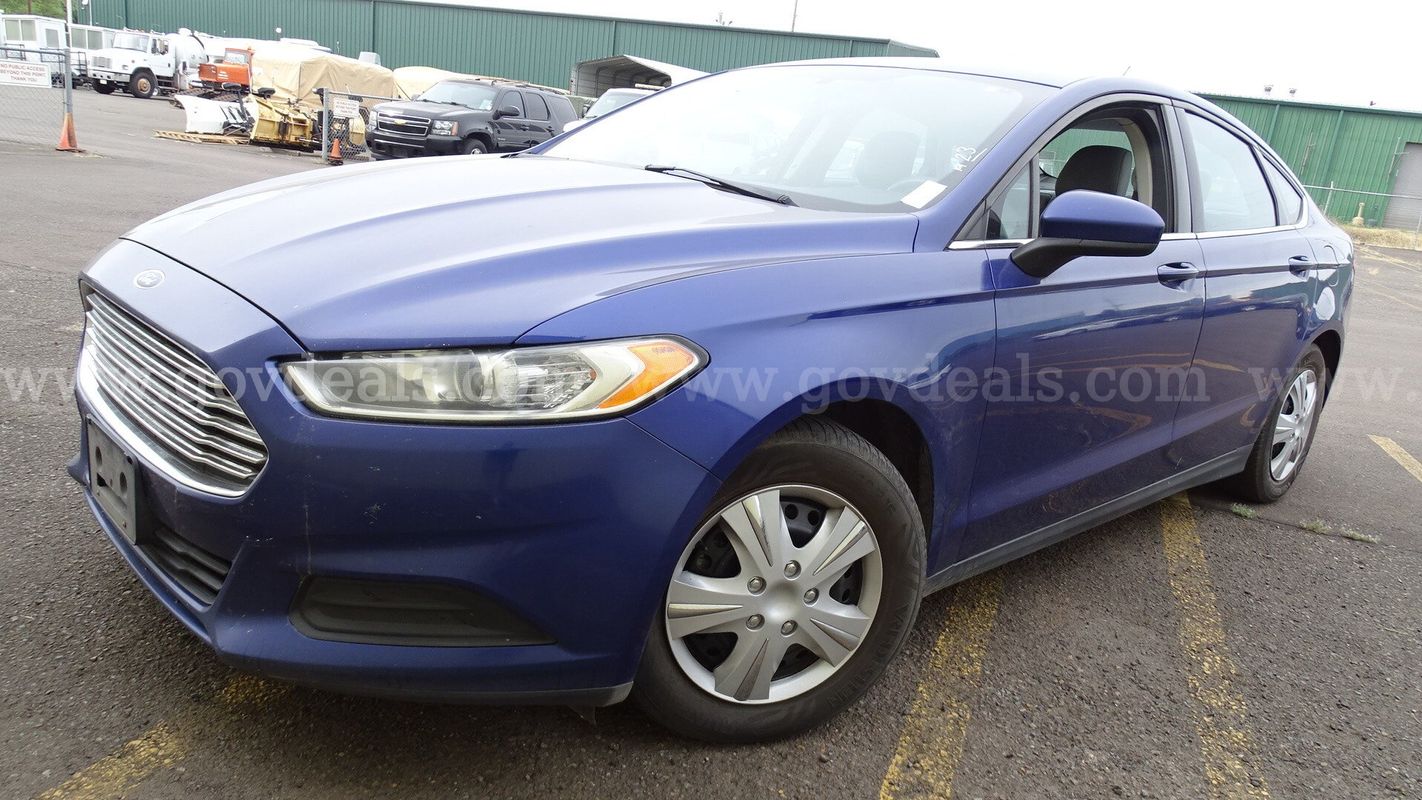 2014 Ford Fusion 4-Door Sedan - Salvage Title