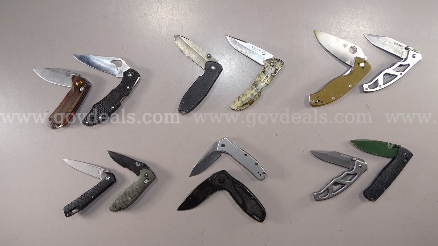 Knife Lot – Benchmade, Spyderco - Shipping Fee $13