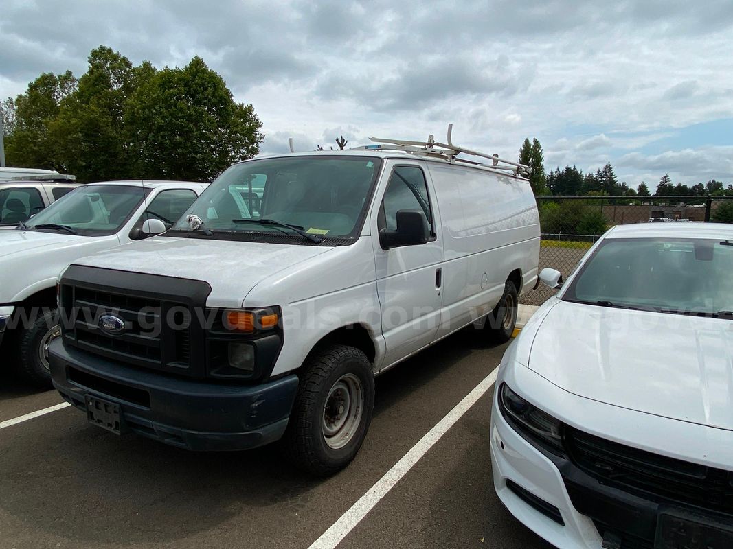 2010 Ford Econoline Van 2WD