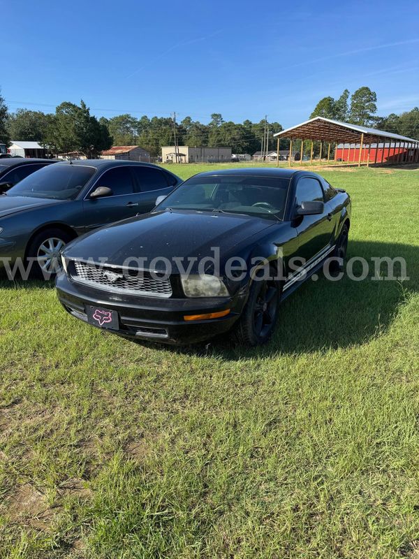 2008 Ford Mustang V6 Deluxe Coupe