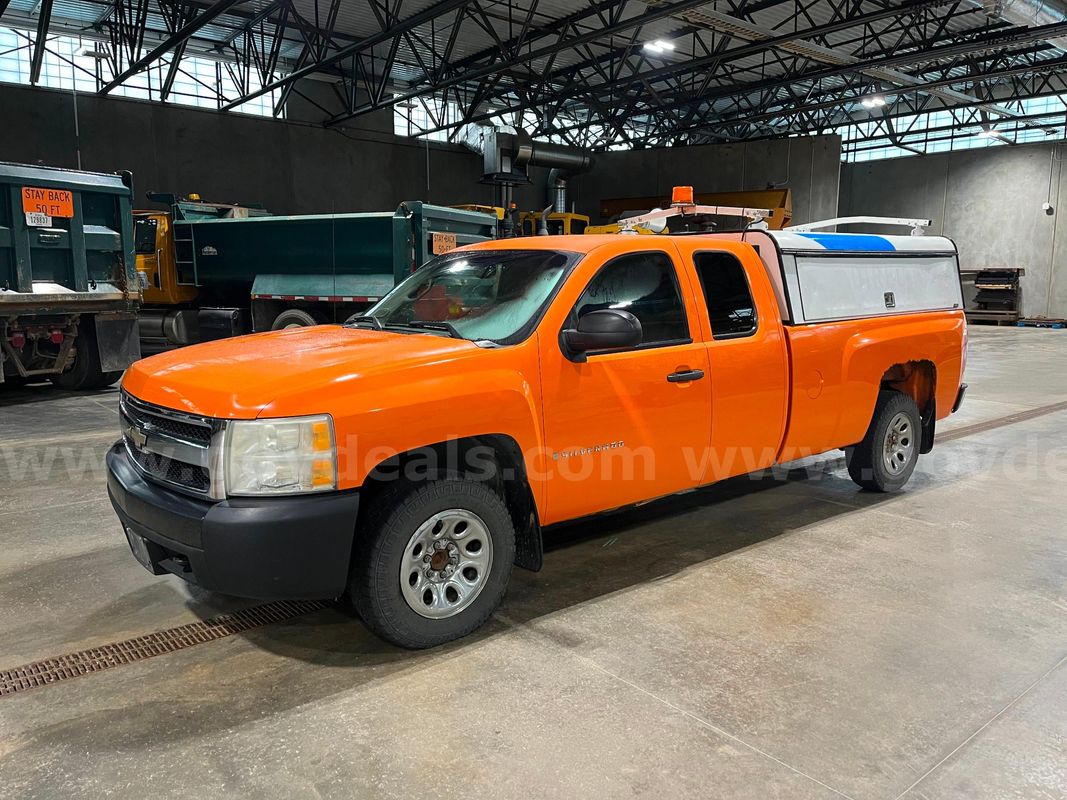 2007 Chevrolet Silverado 1500 LT1 Ext. Cab Long Box 2WD