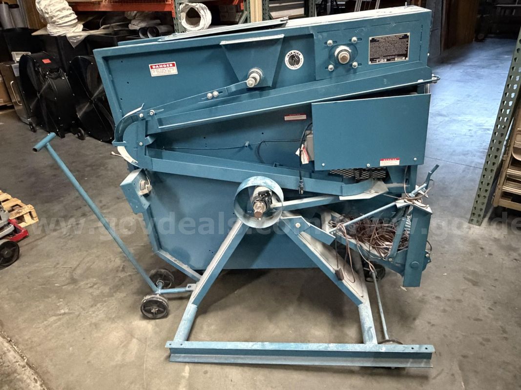 MP-5 Pitching Machine (1 of 7)