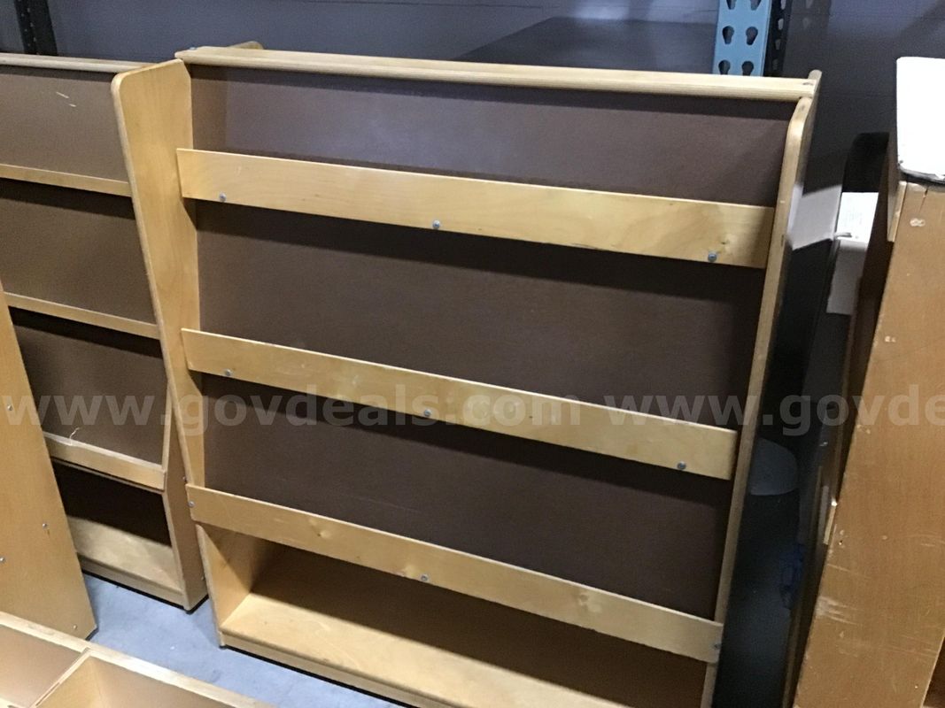 Book Display Unit On Wheels