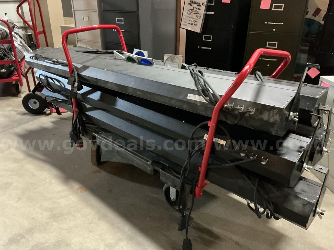 STAGE AND STUDIO LIGHTING UNITS - Lot of 13