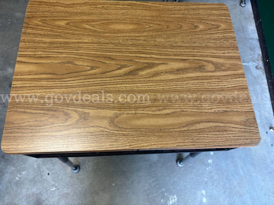 25 Student Desks