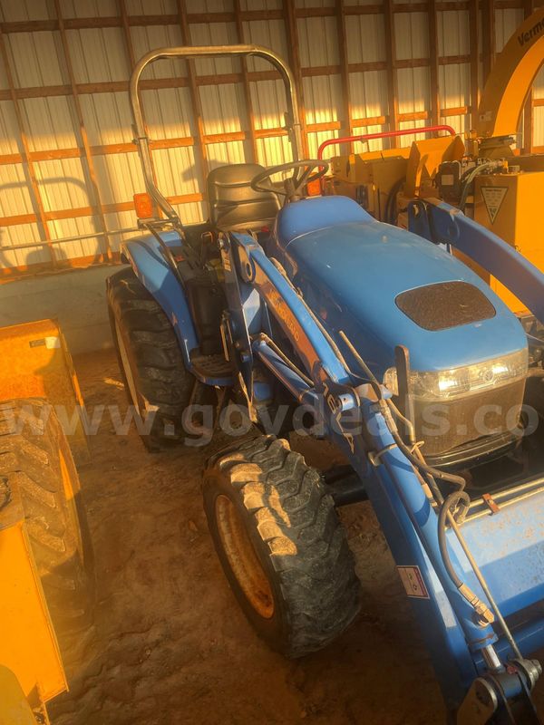2003 NEW HOLLAND TC40D TRACTOR