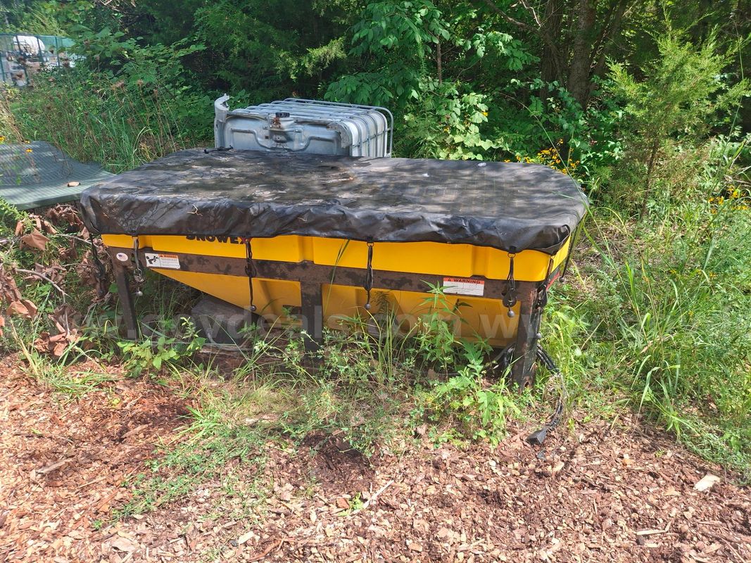SNOW EX SALT SPREADER