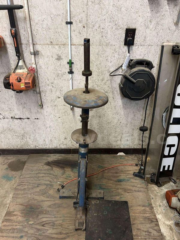 Manual Tire Changing stand
