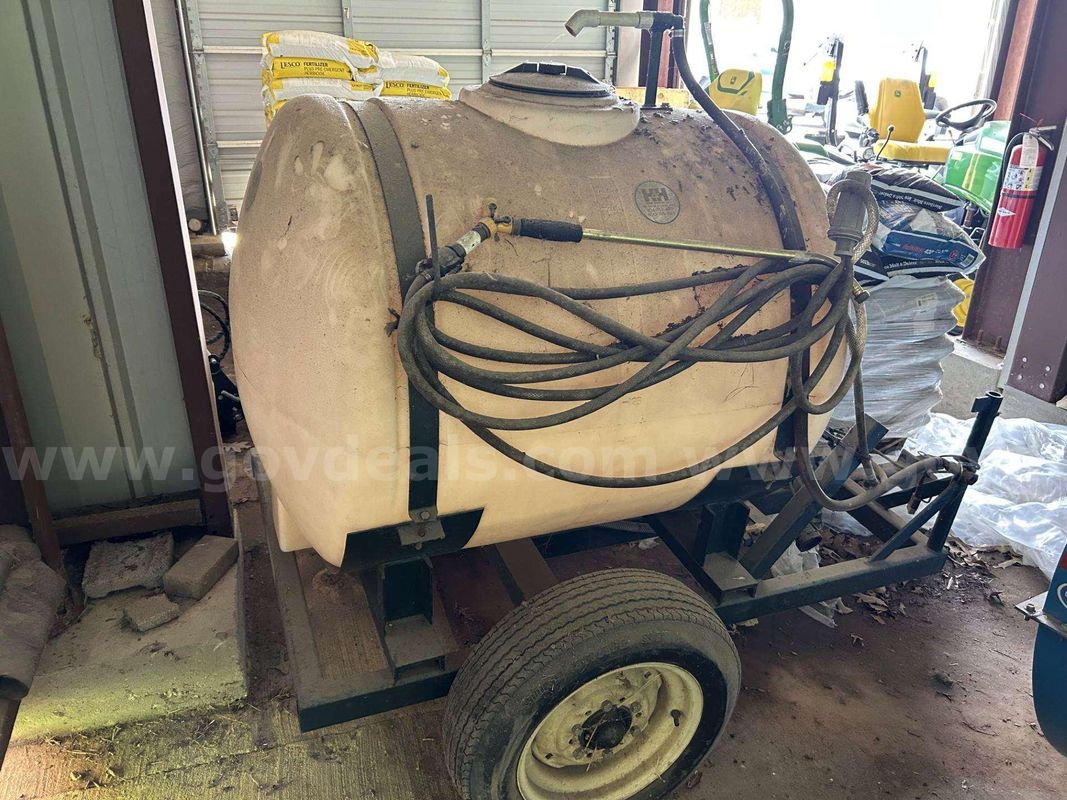 200 Gallon water tank on trailer