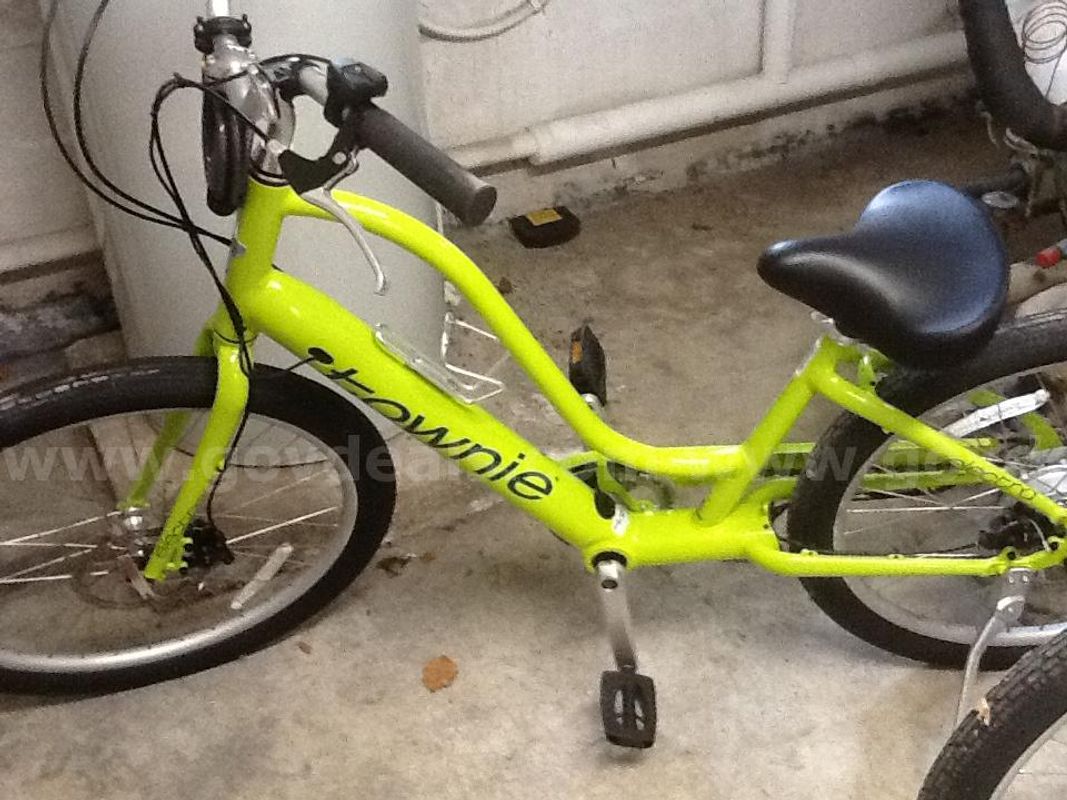 2022 Electric Bike, Electra Townie Go! 7D Step-Thru E-Bike, Yellow-Green. LIGHTLY USED!