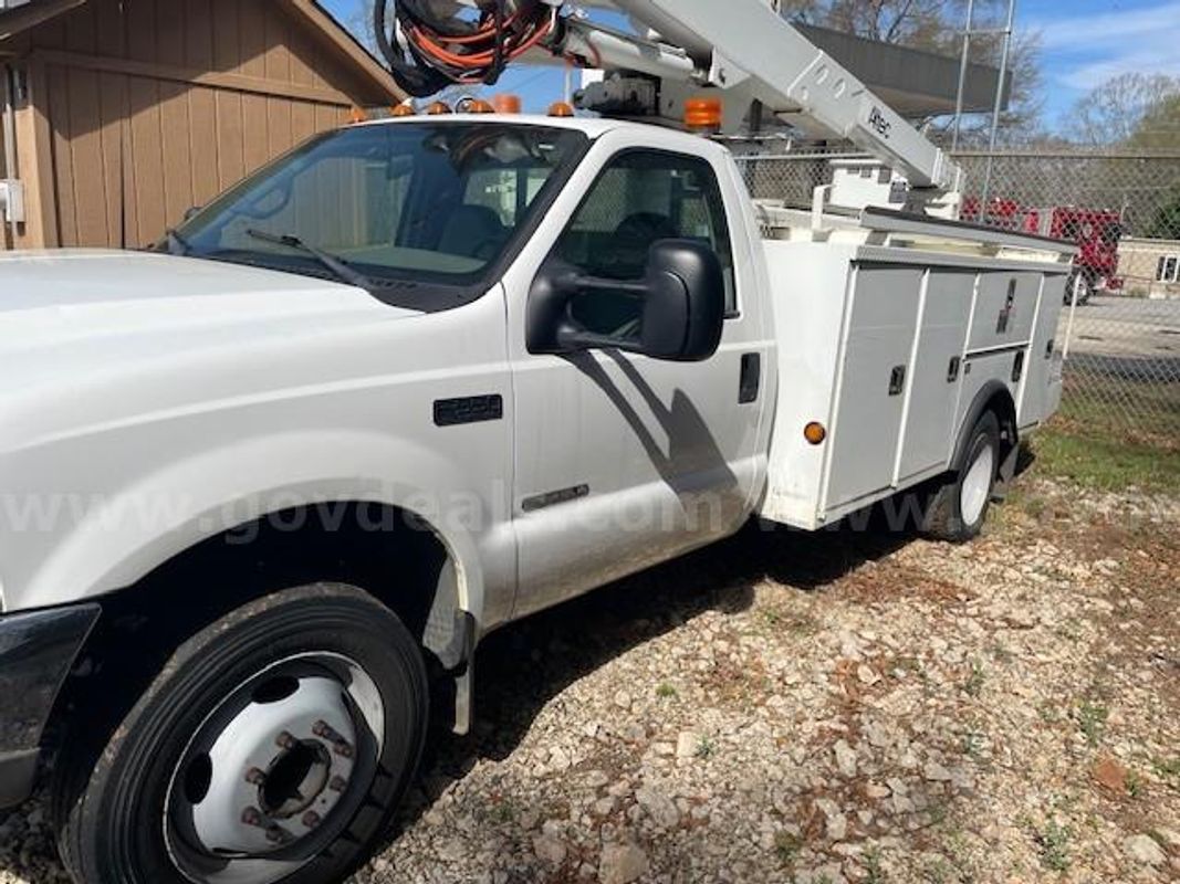 2002 Ford F-550