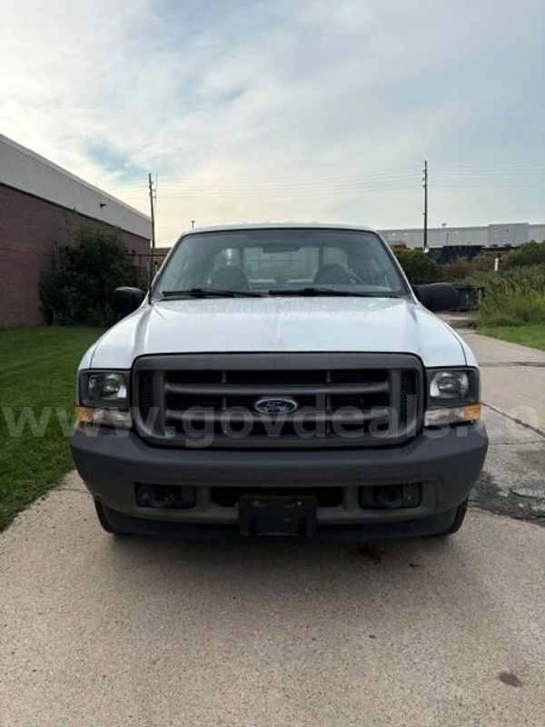 2004 Ford F-250 SD XL Crew Cab Long Bed 2WD