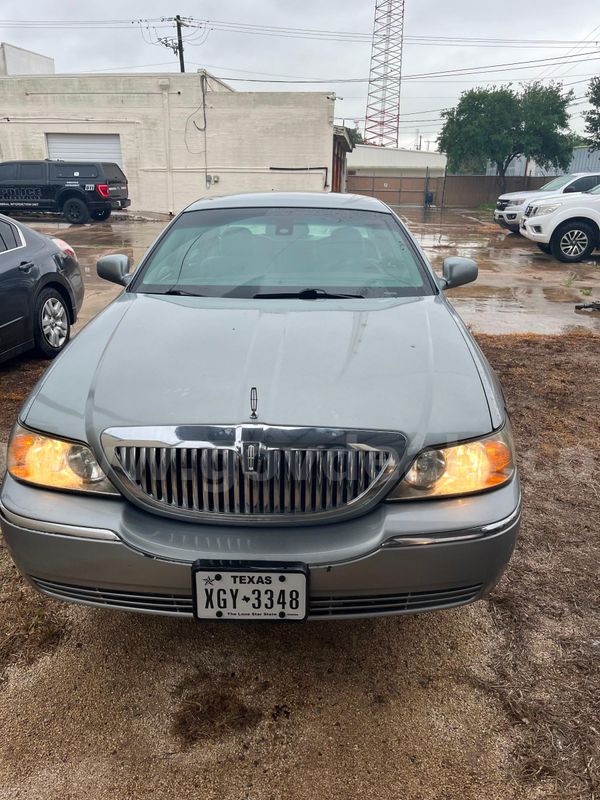 2006 Lincoln Town Car