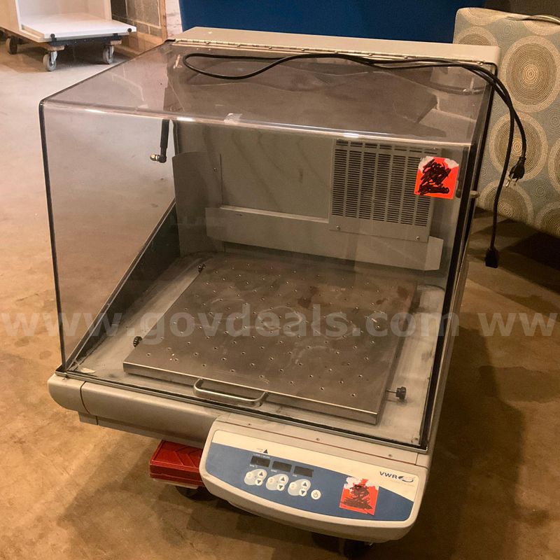 Incubating Orbital Shaker - G2606403