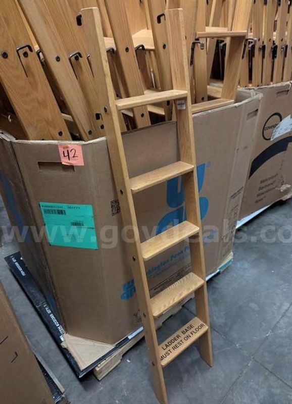 Wood bunkbed ladders - lot of 15 - G2624604