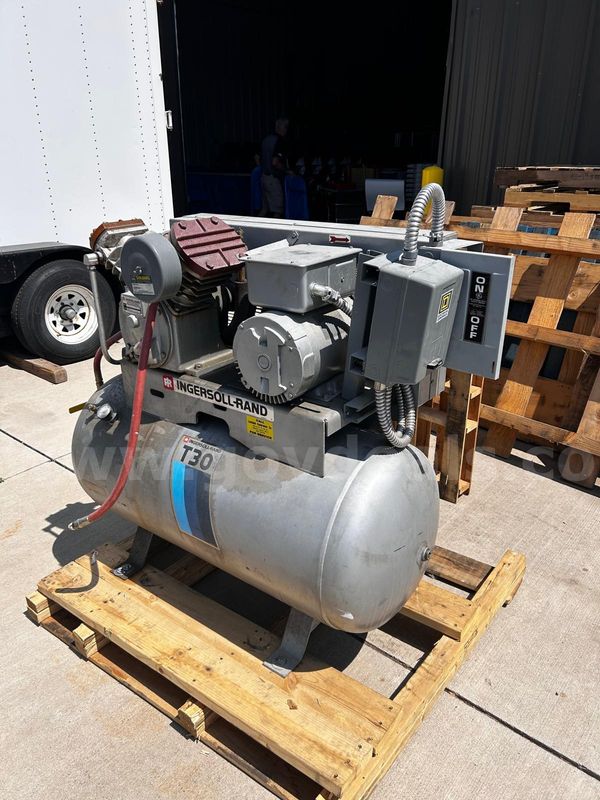 Ingersoll-Rand T30 Air Compressor (Model 242-5C) - For Parts and Repair Only
