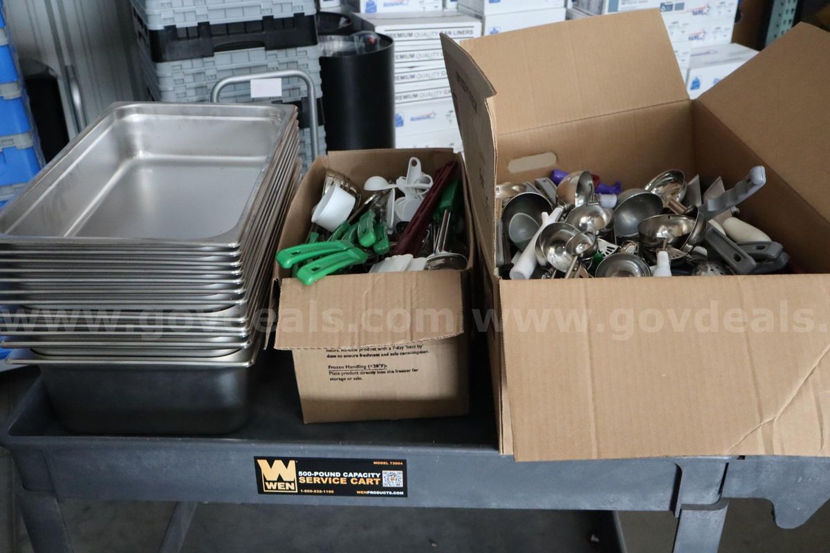 Commercial Kitchen Supplies Lot: Hotel Pans & Ice Cream Scoops / Utensils
