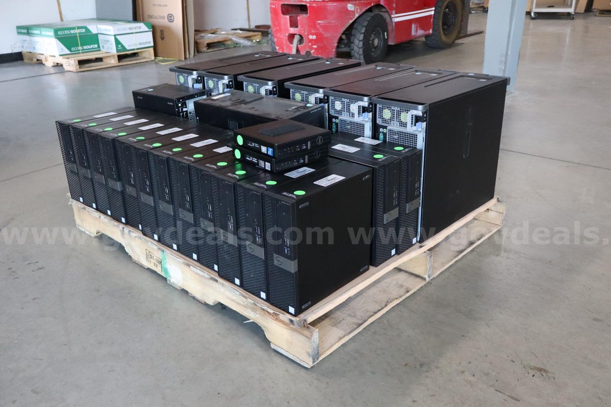 Lot of 24 Dell computers (Dell Optiplex 7040,5090,5070,4010 and Precision 5820)