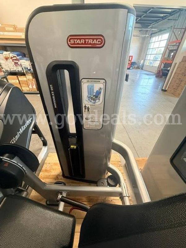 Star Trac - Inspiration Leg Extension Machine