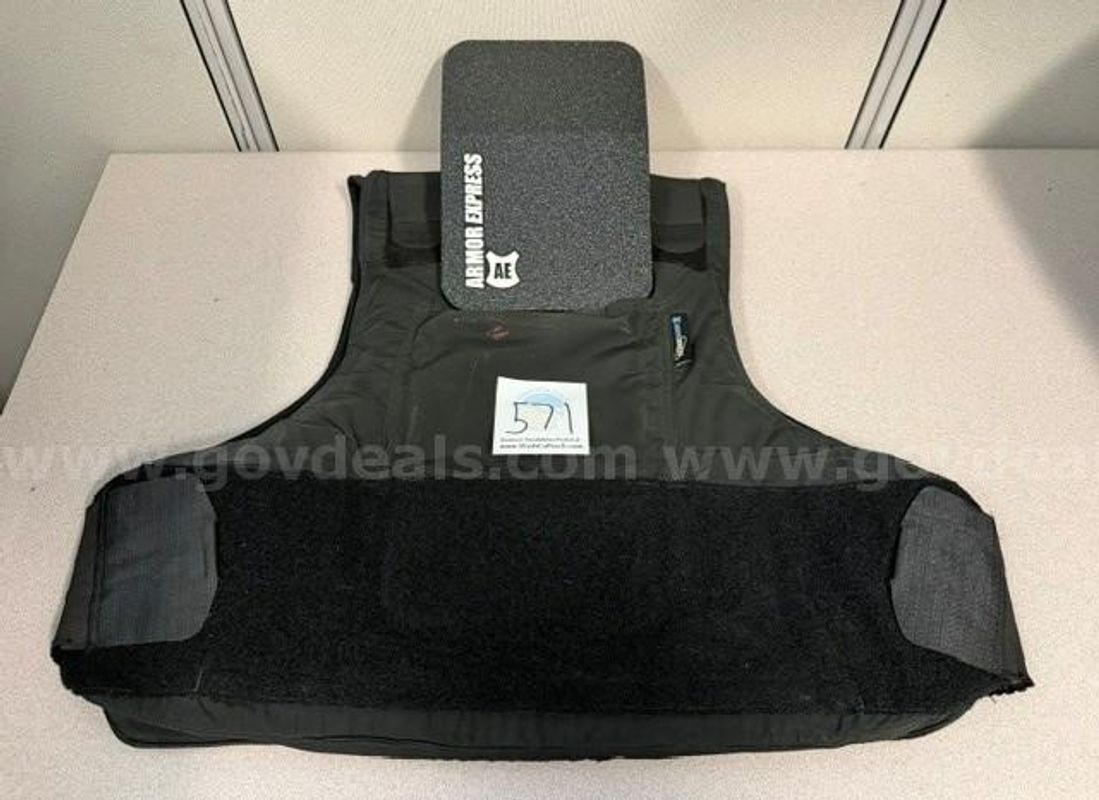 Tactical Vest w/ level IIIA plate